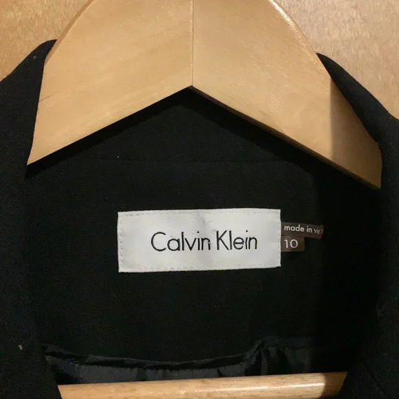 Black Calvin Klein blazer with gold clasp. Size 10. - Picture 2 of 6